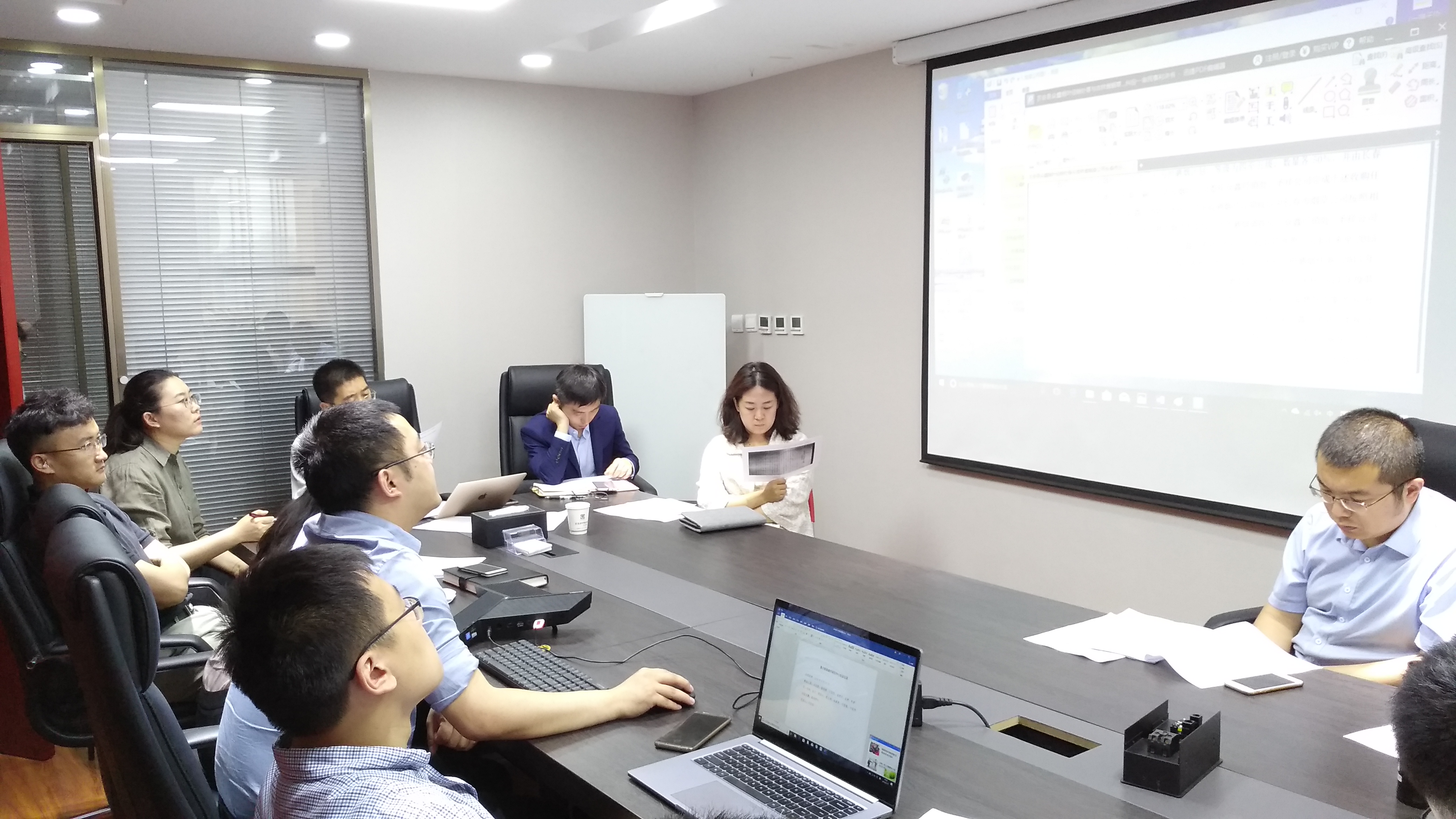 重大疑难案件研究中心就代位权诉讼疑难问题展开研讨 东友活动 【东友律师团】北京律师解答咨询分析起诉应诉风险解决诉讼仲裁困扰维护权益 